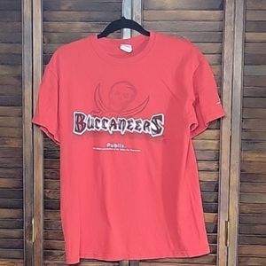 Vintage Unisex Gildan Red Medium Buccaneers/Publix Short Sleeve TShirt
